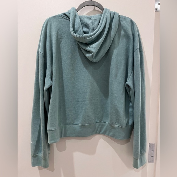 Cropped Woods Hole Marine Biological Laboratory hoodie - Picture 4 of 8